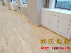 為什么籃球場所大多采用運動木地板？答案在這！